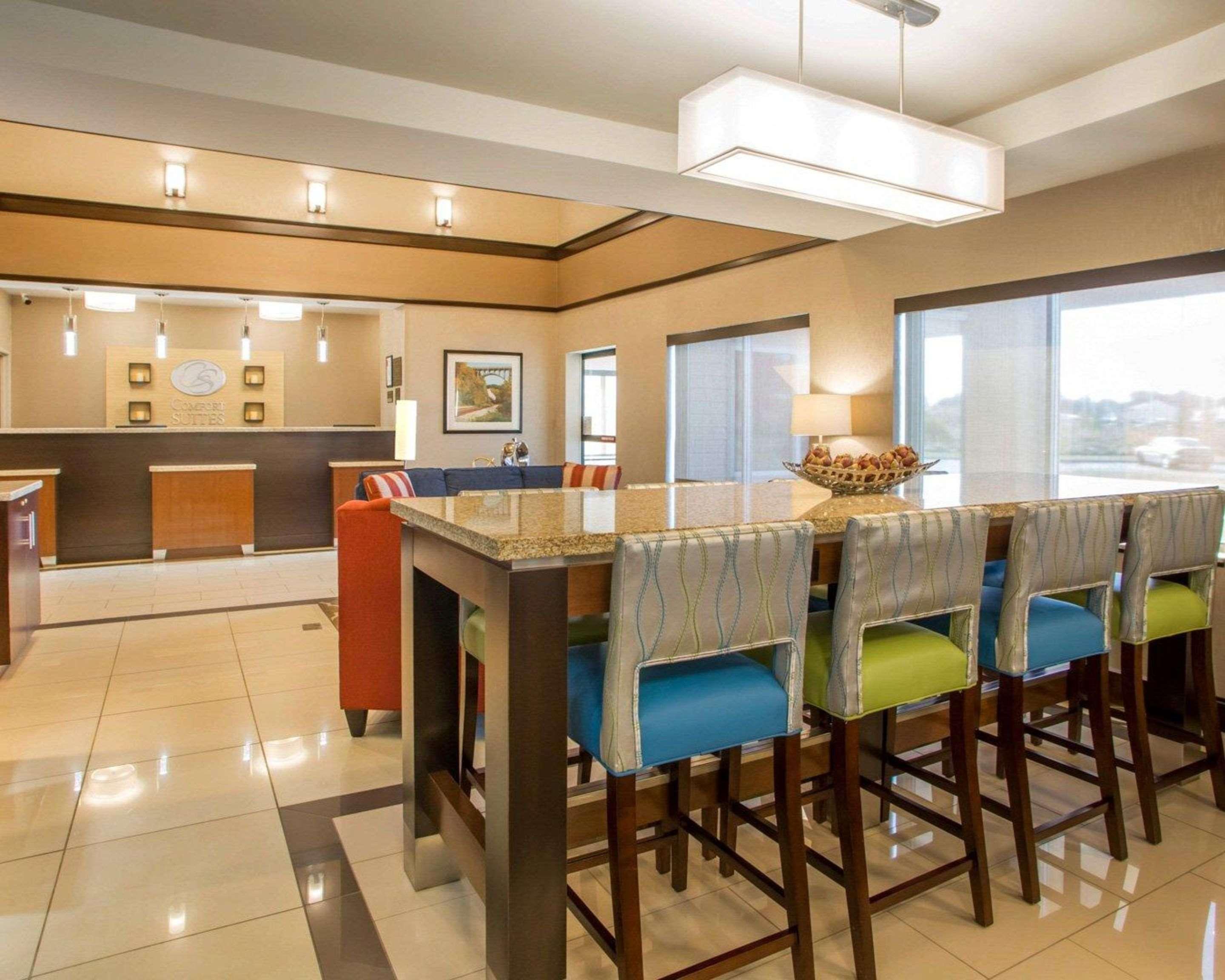 Comfort Suites Columbus West - Hilliard Esterno foto